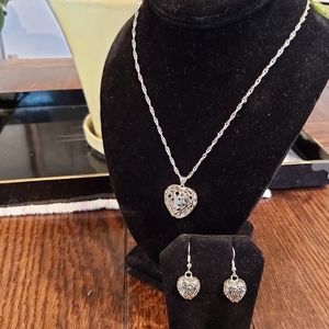 Necklace and earrings( set)